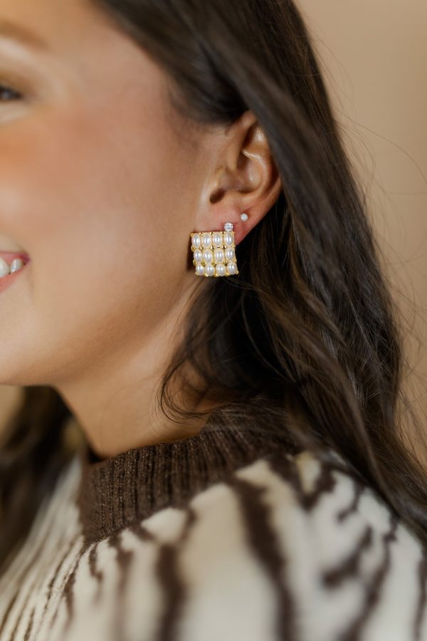 Bobbie Pearl Studs For Cheap
